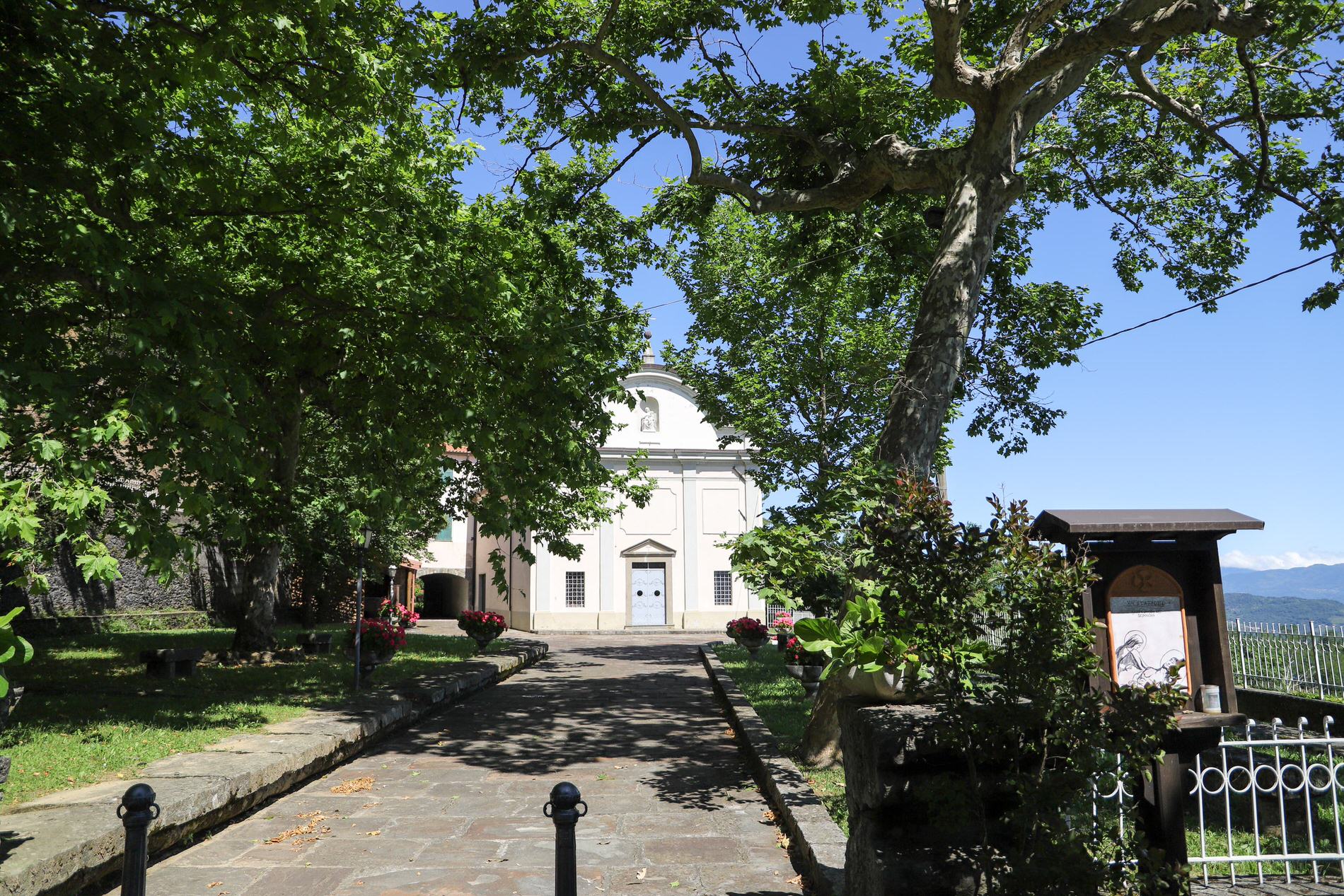 Santuario-della.Madonna-della-Neve-Podenzana-Cosa-Fare-Chiese-Lunigiana-World_2021_15