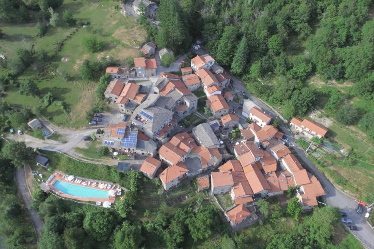 Albergo-Diffuso-Montagna-Verde-Licciana-Nardi-1200
