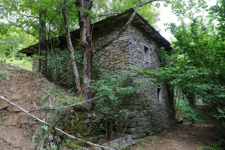 Antico-Alpeggio-della-Formentara-Localita'-Zeri-Lunigiana12