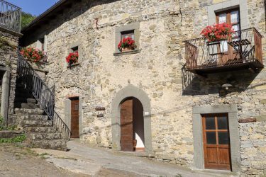 Borgo-di-Apella-Comune-Licciana-Nardi-Località-Lunigiana-World_1