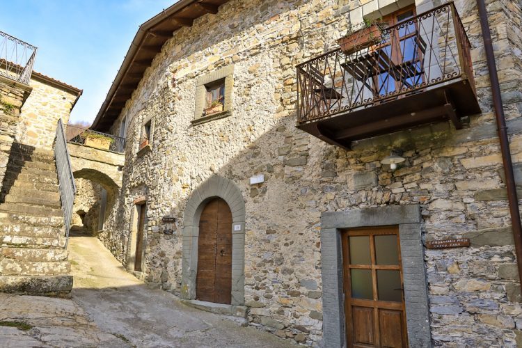 Borgo-di-Apella-Comune-Licciana-Nardi-Località-Lunigiana-World_16