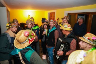 CantaMaggio-Corlaghese-Eventi-Tradizioni-Corlaga-Bagnone-Lunigiana3