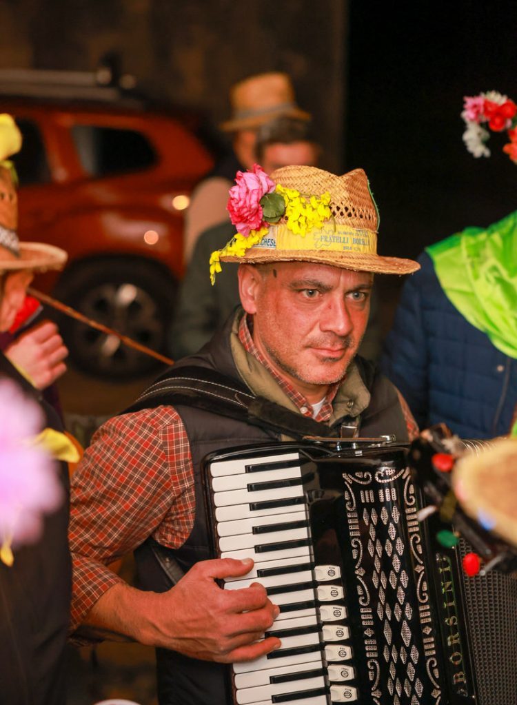 CantaMaggio-Corlaghese-Eventi-Tradizioni-Corlaga-Bagnone-Lunigiana9