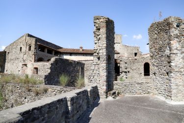 Castello-Malaspina-di-Lusuolo-Mulazzo-Cosa-Fare-Castelli-Lunigiana-World_2021_6