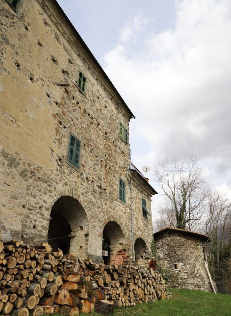 Castello-di-Corlaga-Bagnone-Cosa-Fare-Castelli-Lunigiana-World_2021_19