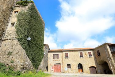 Castello-di-Terrarossa-Comune-di-Licciana-Nardi-Cosa-Fare-Castelli-Lunigiana-World_2021_19