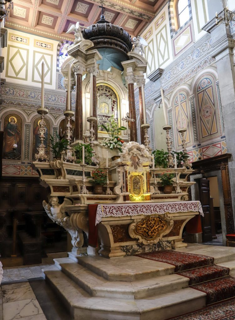 Chiesa-dei-Santi-Jacopo-e-Antonio-Chiese-Fivizzano-Lunigiana13