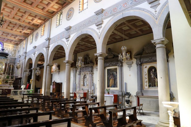 Chiesa-dei-Santi-Jacopo-e-Antonio-Chiese-Fivizzano-Lunigiana5