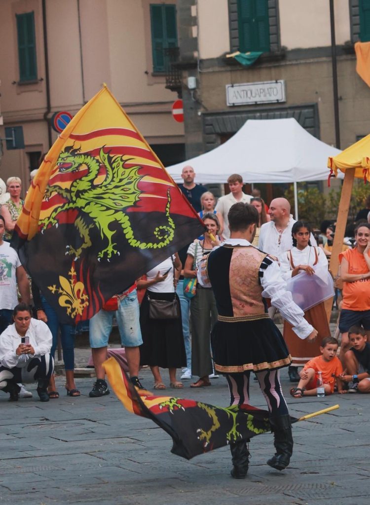 Disfida-degli-Arcieri-Eventi-Tradizioni-Fivizzano-Lunigiana3