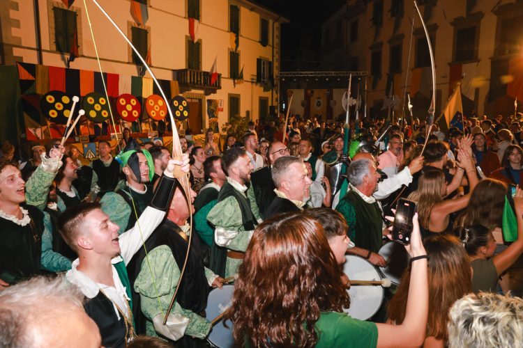 Disfida-degli-Arcieri-Eventi-Tradizioni-Fivizzano-Lunigiana39
