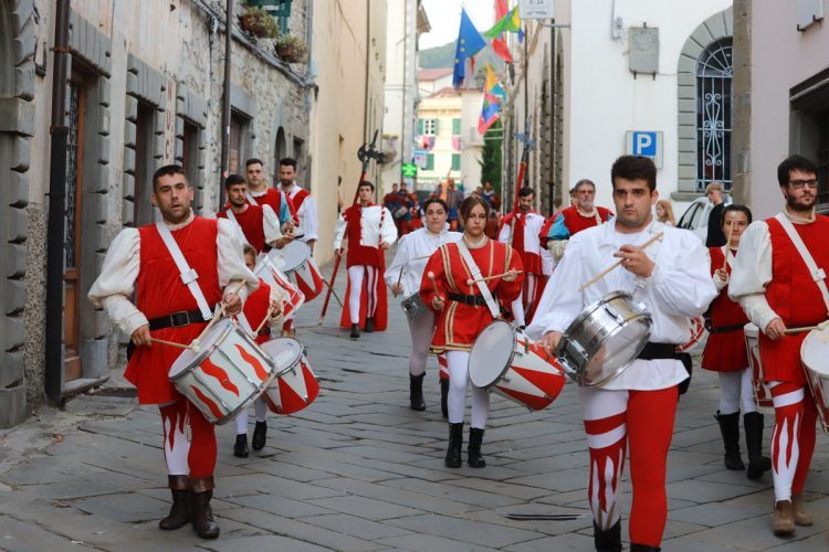 Disfida-degli-Arcieri-Eventi-Tradizioni-Fivizzano-Lunigiana6
