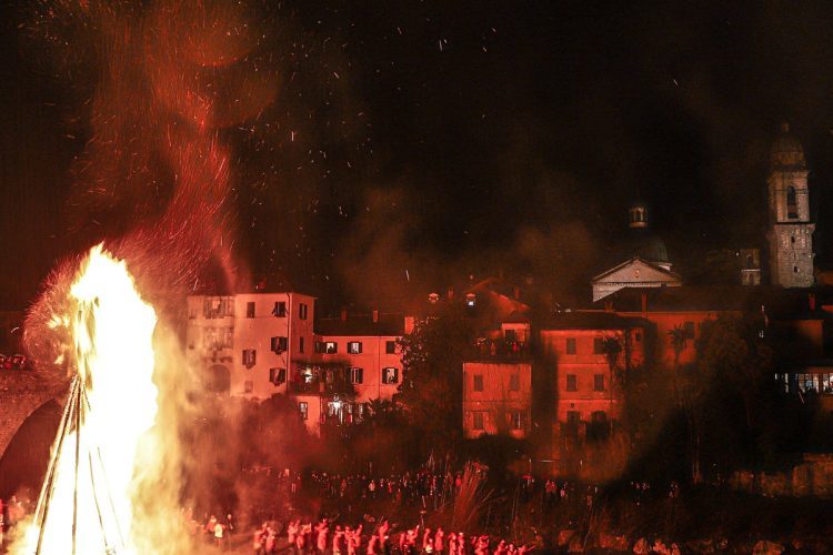 Disfida-dei-Falo'-Eventi-Pontremoli-Lunigiana5
