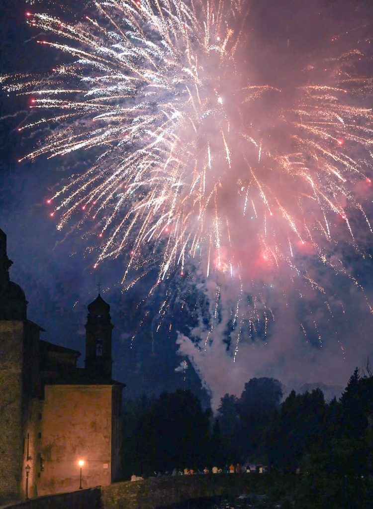 Festa-di-San-Pietro-Eventi-Tradizioni-Pontremoli-Lunigiana25