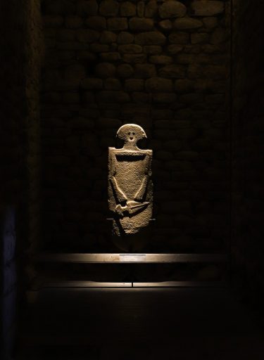 Museo-delle-Statue-Stele-Castello-del-Piagnaro-Pontremoli-Cosa-Fare-Musei-Lunigiana-World_2021_1g