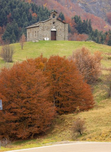 Passo-del-Cirone-Pontremoli-Cosa-Fare-Natura-Lunigiana-World_2021_15-Chiesa-della-Madonna-del-Monte-Orsaro