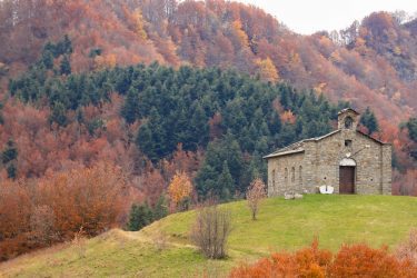 Passo-del-Cirone-Pontremoli-Cosa-Fare-Natura-Lunigiana-World_2021_16-Chiesa-della-Madonna-del-Monte-Orsaro