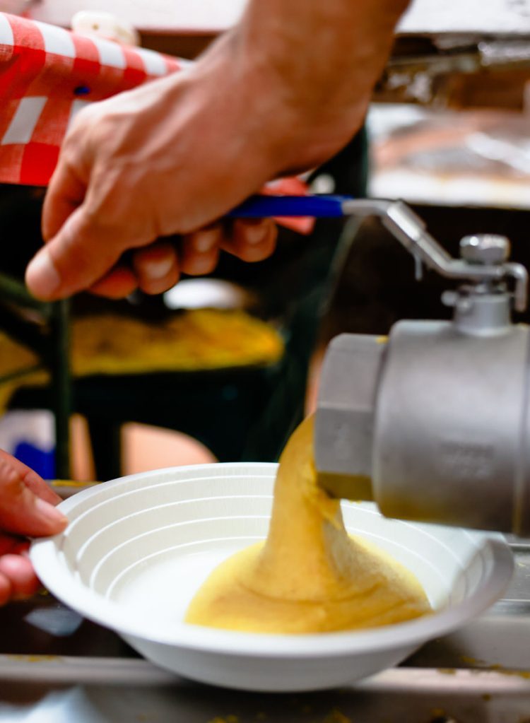 Sagra-della-polenta-fritta-di-Bardine-di-San-Terenzo-Eventi-Tradizioni-Fivizzano-Lunigiana15