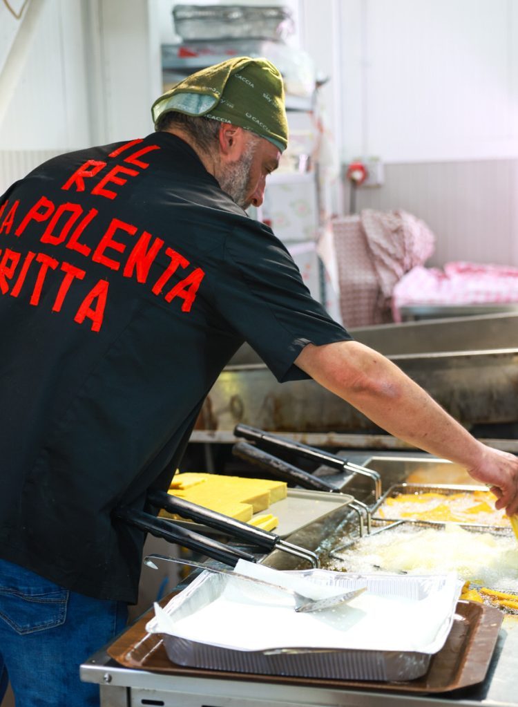 Sagra-della-polenta-fritta-di-Bardine-di-San-Terenzo-Eventi-Tradizioni-Fivizzano-Lunigiana18