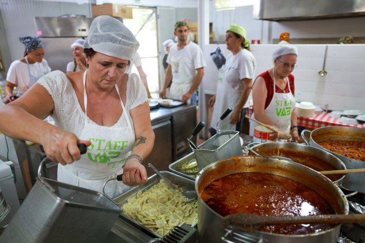 Sagra-della-polenta-fritta-di-Bardine-di-San-Terenzo-Eventi-Tradizioni-Fivizzano-Lunigiana5