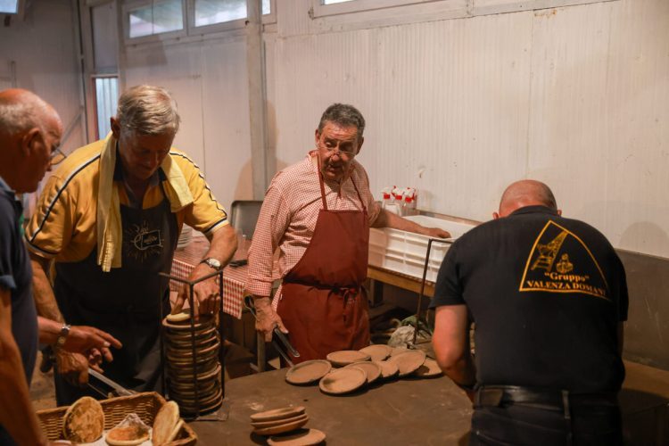 Sagra-delle-Focaccette-di-Valenza-Eventi-Tradizioni-Aulla-Lunigiana6