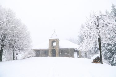 Santuario-della-Madonna-del-Monte-Mulazzo-Cosa-Fare-Natura-Lunigiana-World_2021_3